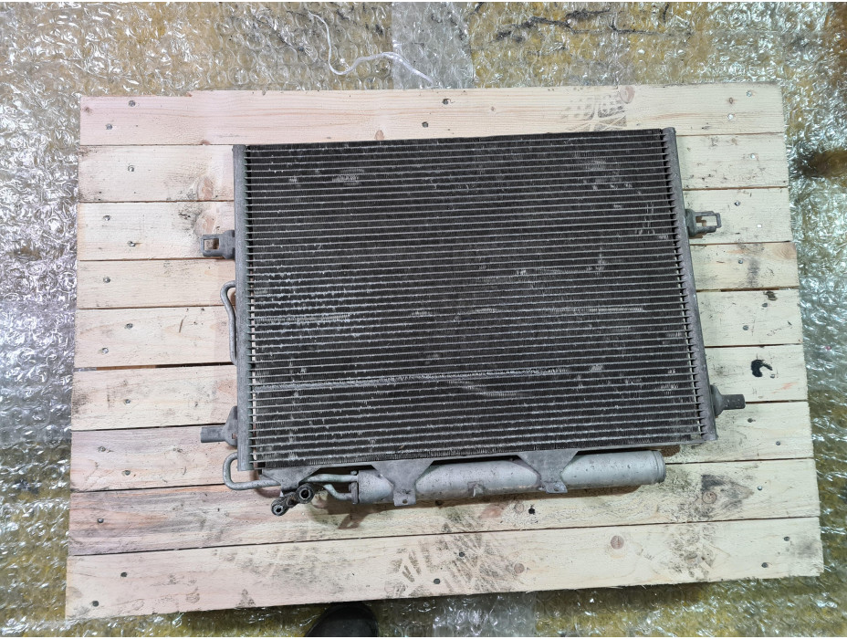 Климатичен радиатор за Мерцедес Е270 ЦДИ W211 / Mercedes E270 CDI W211 Климатичен радиатор за Мерцедес Е270 ЦДИ W211 / Mercedes E270 CDI W211