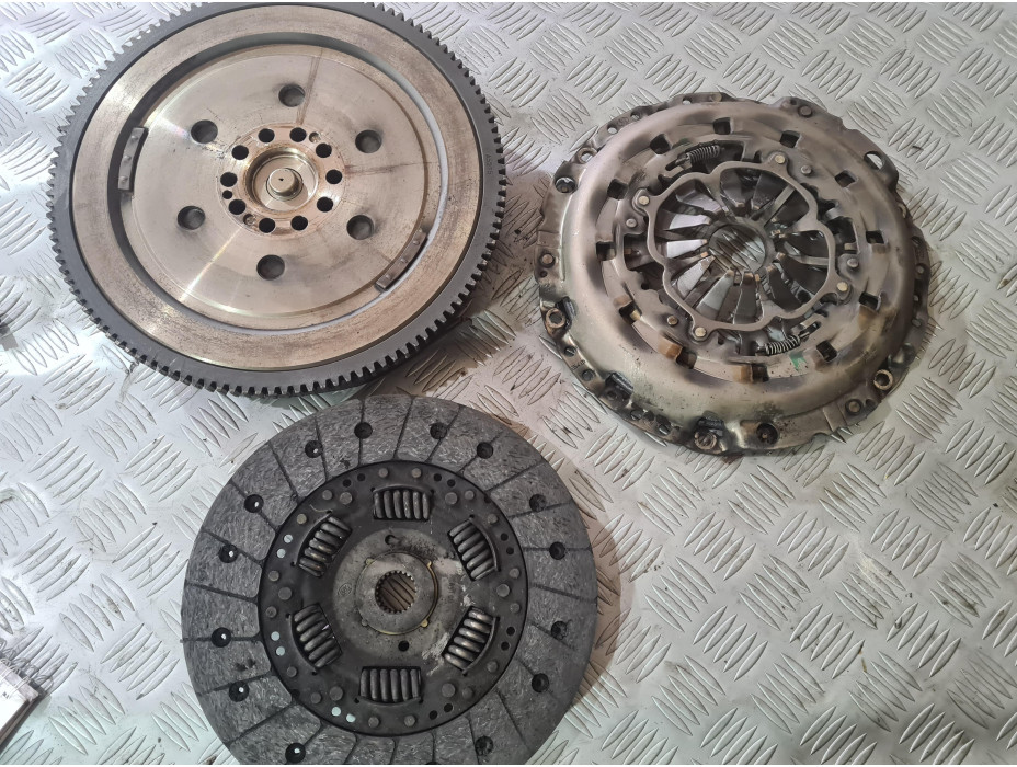 Комплект съединител за Audi A6 C6 3.2 FSI Quattro Комплект съединител за Audi A6 C6 3.2 FSI Quattro