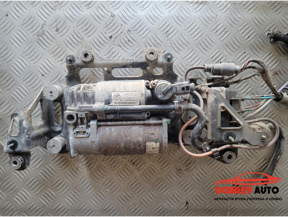 Компресор окачване + разпределител за Audi A8 D4 3.0 TDI Компресор окачване + разпределител за Audi A8 D4 3.0 TDI