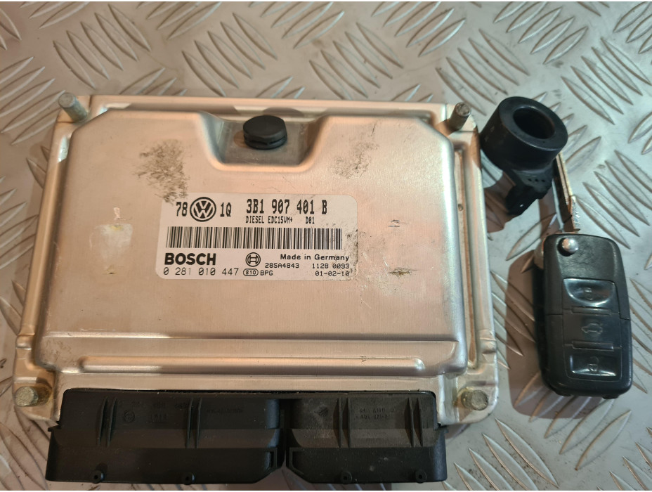 Компютър за двигател ( ECU ) за Фолксваген Пасат Б5.5 комби / VW Passat B5.5  2.5 TDI