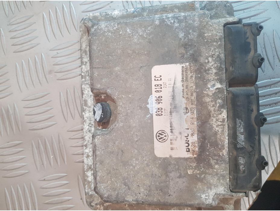 Компютър за двигател за Seat Ibiza 1.9TDI 90hp Компютър за двигател за Seat Ibiza 1.9TDI 90hp