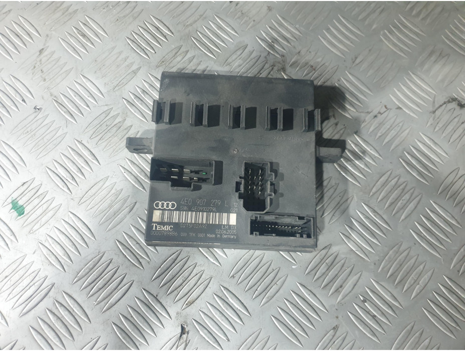 Комфорт модул за Audi A8 D3 3.0TDI Комфорт модул за Audi A8 D3 3.0TDI