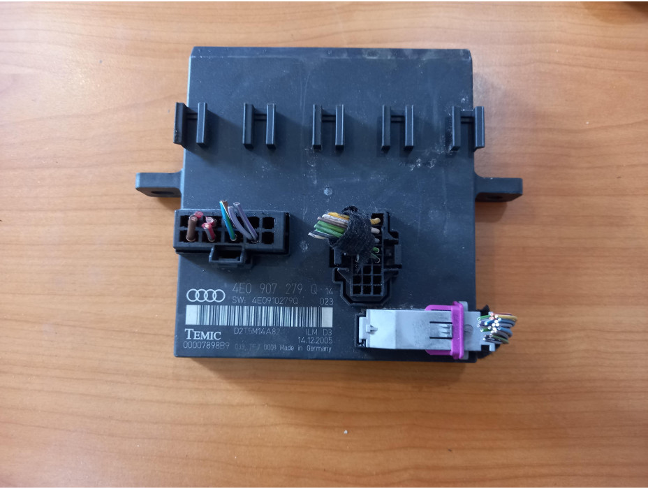 Комфорт модул за Audi A8 D3 4.2 TDI
