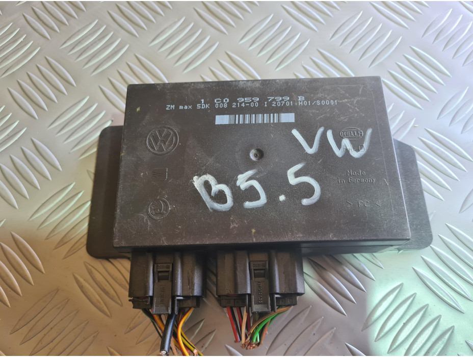 Комфорт модул за Фолксваген Пасат Б5.5 комби / VW Passat B5.5 2.5 TDI Комфорт модул за Фолксваген Пасат Б5.5 комби / VW Passat B5.5 2.5 TDI