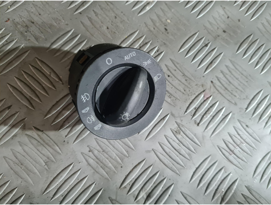 Копче за фарове за Audi A6 C6 2.7 TDI Quattro