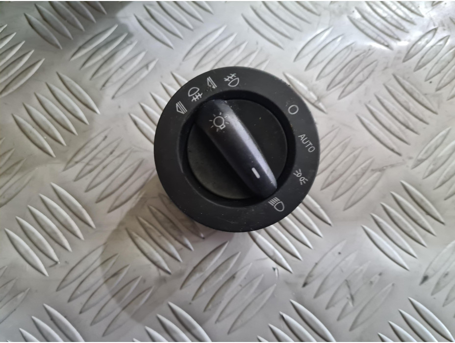 Копче за фарове за Audi A6 C6 3.2 FSI Quattro Копче за фарове за Audi A6 C6 3.2 FSI Quattro