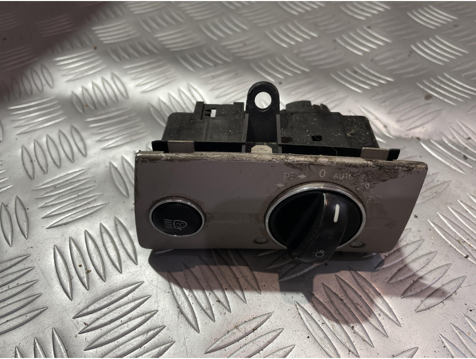 Копче за фарове за Mercedes E Class W211 - десен волан