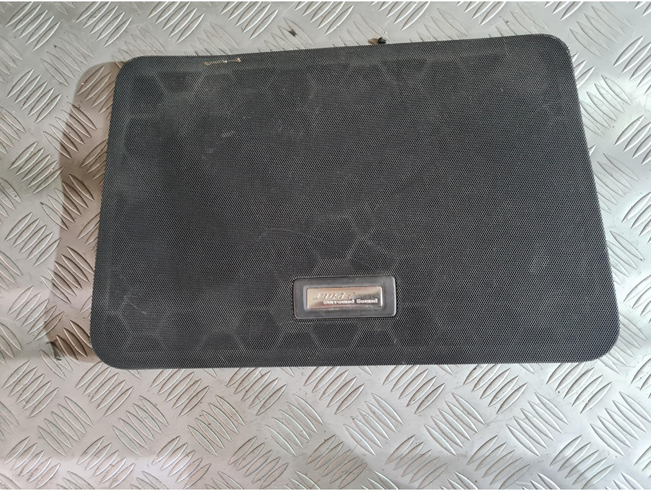 Кора за задна колона за Audi A8 D3 Bose