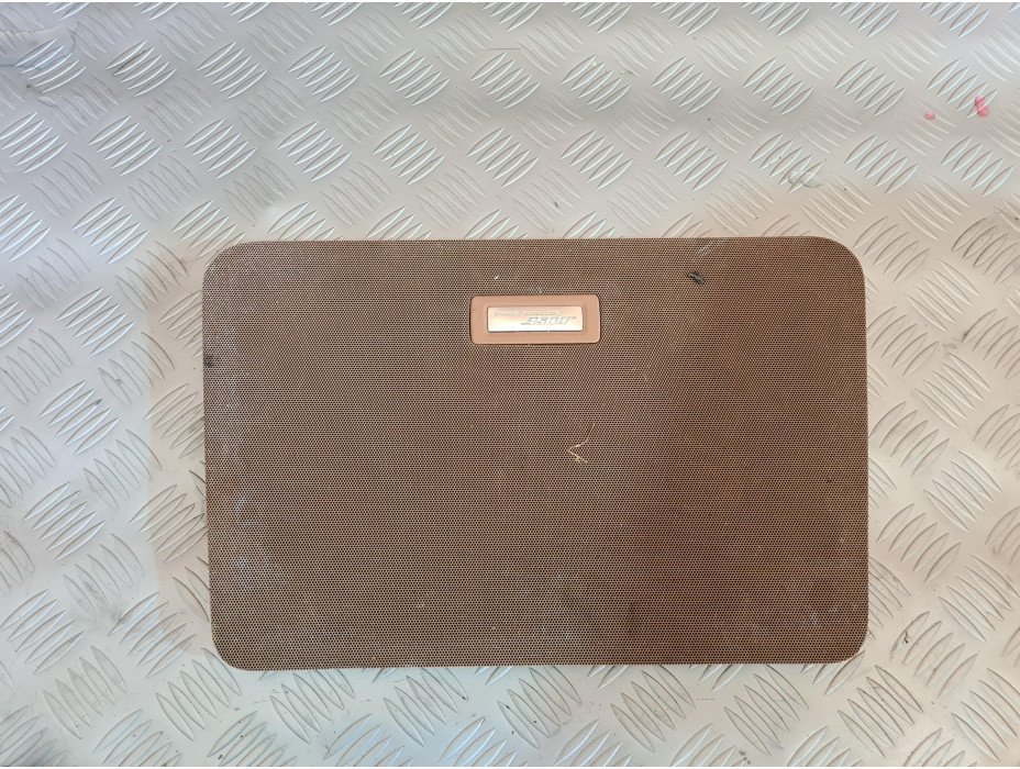 Кора за тонколона BOSE за Audi A8 D3 4.2i Long