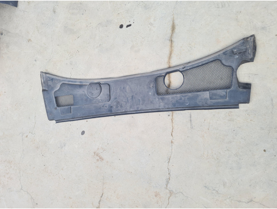 Кора над сервоусилвател за Audi A6 C6 3.2 FSI Quattro Кора над сервоусилвател за Audi A6 C6 3.2 FSI Quattro