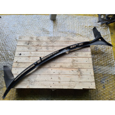 Кора под чистачки за Фолксваген Файтон / Volkswagen Phaeton Кора под чистачки за Фолксваген Файтон / Volkswagen Phaeton