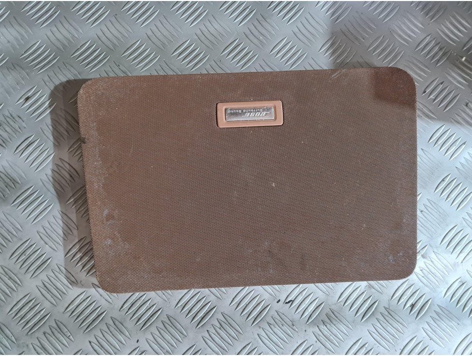 Кори за задна колона Bose за Audi A8 D3 - Кафяви Кори за задна колона Bose за Audi A8 D3 - Кафяви