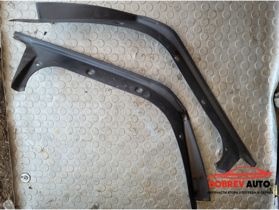 Кори около багажник за Mercedes CLS W218
