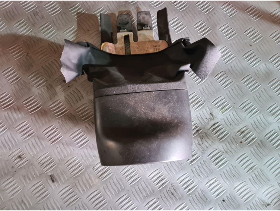 Кори около волан за Audi A3 8P Hatchback