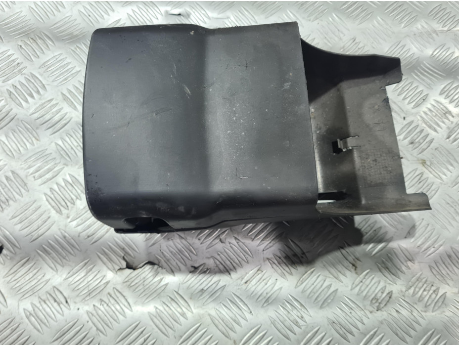 Кори около волан за Audi A6 C5 2.4 i Automat Sedan Кори около волан за Audi A6 C5 2.4 i Automat Sedan