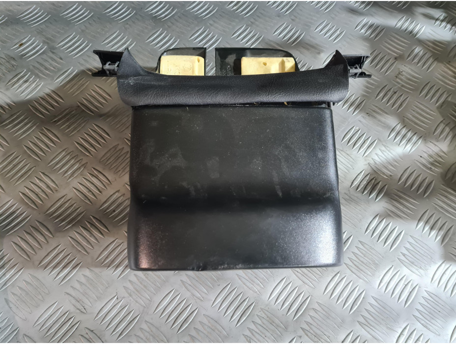 Кори около волан за VW Golf 5 1.6 FSI 