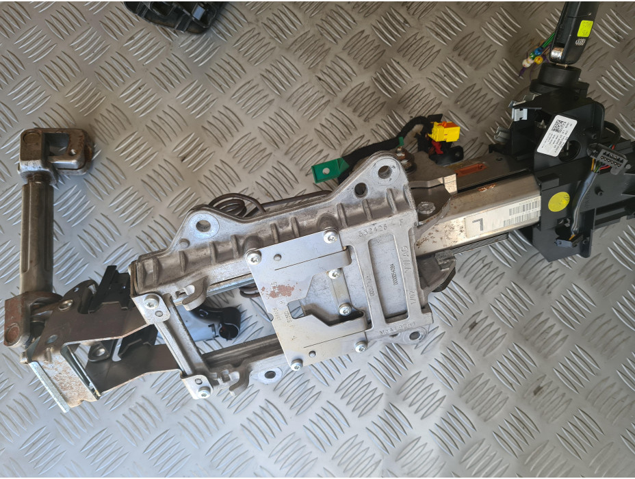 Кормилен прът с клеморед с ключ за Audi A3 8P 2.0TDI