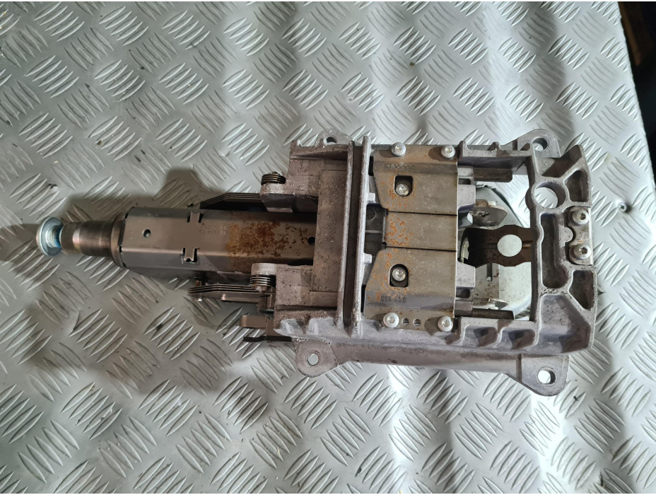 Кормилна колона за Audi A6 C6 3.2 FSI Quattro Кормилна колона за Audi A6 C6 3.2 FSI Quattro