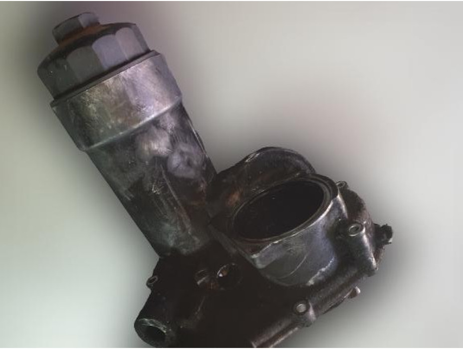 Корпус за маслен филтър за VW Passat B5.5 2.5TDI - AKN Корпус за маслен филтър за VW Passat B5.5 2.5TDI - AKN