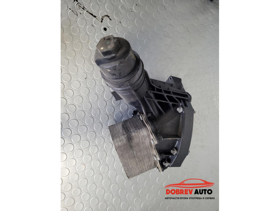 Корпус маслен филтър за BMW 740d G11