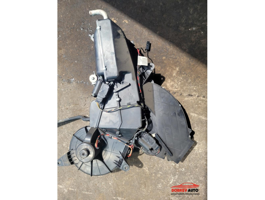 Корпус парно (с моторче) за Mercedes Viano W639