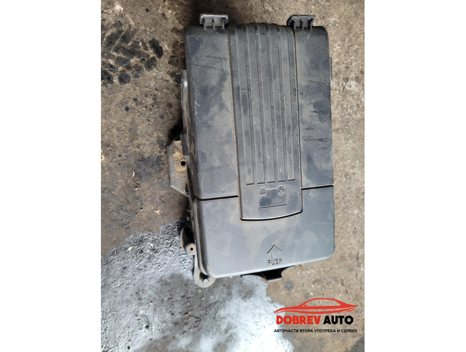 Кутия акумулатор за VW CC 2.0 TDI