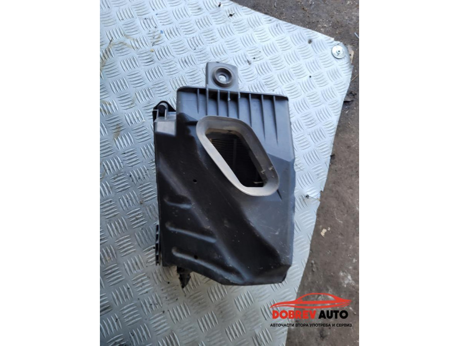 Кутия въздушен филтър за Audi A4 B7 3.0 TDI Кутия въздушен филтър за Audi A4 B7 3.0 TDI