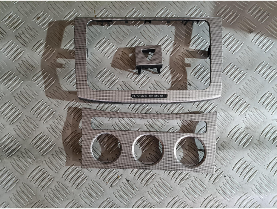 Лайсна за CD за VW Passat B6