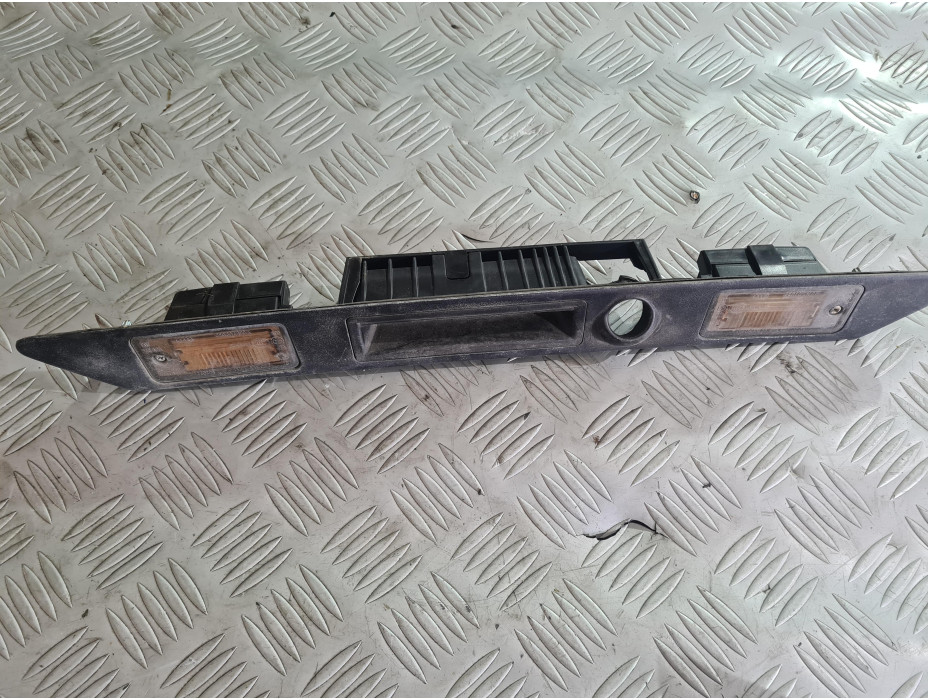 Лайсна за заден капак за Audi A6 C6 3.2 FSI Quattro