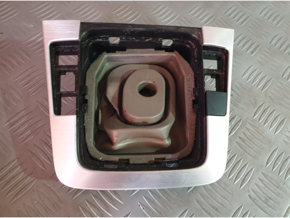 Лайсна за скоростен лост за VW Passat CC 2.0 TSI