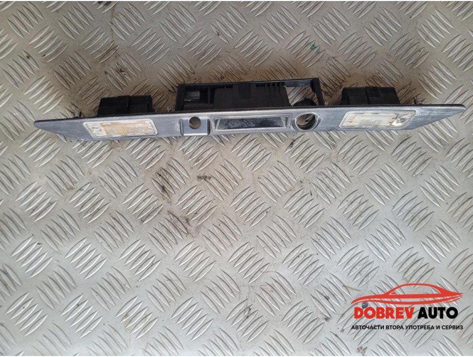 Лайсна (заден капак) за Audi A8 D4 3.0 TDI Лайсна (заден капак) за Audi A8 D4 3.0 TDI