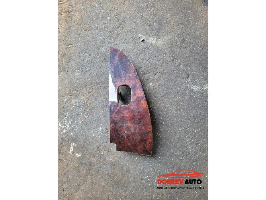 Лайсна (предна дясна) за Mercedes C Class W203 Лайсна (предна дясна) за Mercedes C Class W203