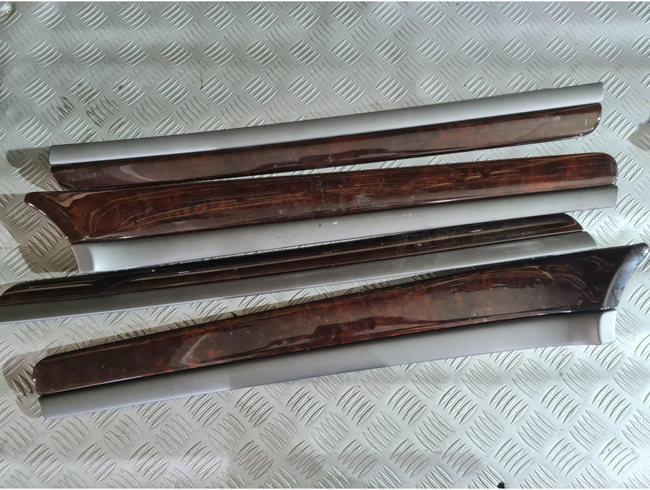 Лайсни за врати за Audi A8 D3 4.2 i Лайсни за врати за Audi A8 D3 4.2 i