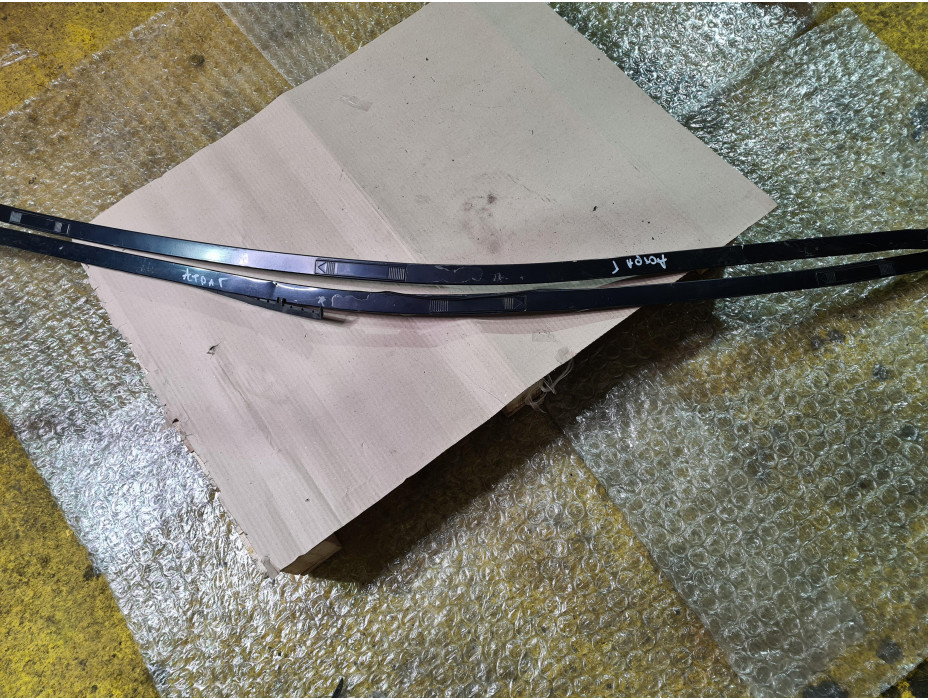 Лайсни за таван за Опел Астра Г Бертоне / Opel Astra G Bertone Лайсни за таван за Опел Астра Г Бертоне / Opel Astra G Bertone