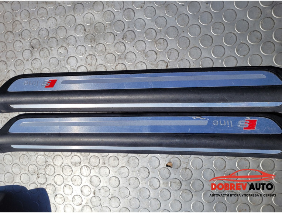 Лайсни прагове S-Line за Audi Q3 8U Лайсни прагове S-Line за Audi Q3 8U