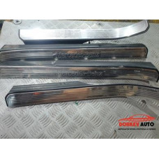 Лайсни прагове за Mercedes S 500 Long W221