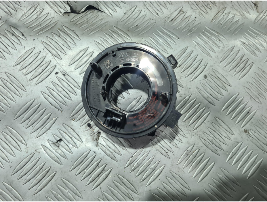 Лентов кабел за Audi A6 C5 2.4 i Automat Sedan Лентов кабел за Audi A6 C5 2.4 i Automat Sedan