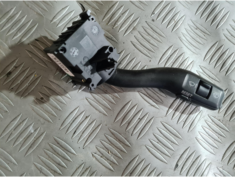 Лостче за чистачки за Audi A6 C6 3.2 FSI Quattro Лостче за чистачки за Audi A6 C6 3.2 FSI Quattro