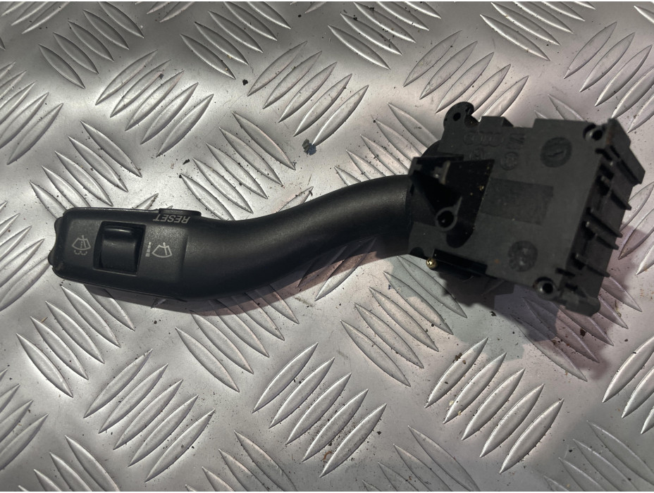 Лостче за чистачки за Audi A8 D3 4.0D Лостче за чистачки за Audi A8 D3 4.0D