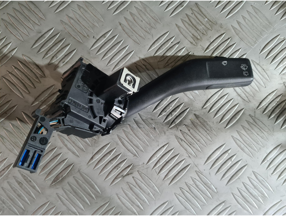 Лостче за чистачки за VW Golf 5 1.6 FSI Лостче за чистачки за VW Golf 5 1.6 FSI