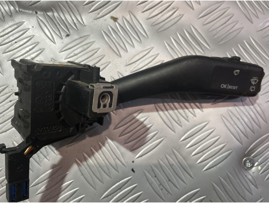 Лостче за чистачки с борд. компютър за Volkswagen Touran 1T