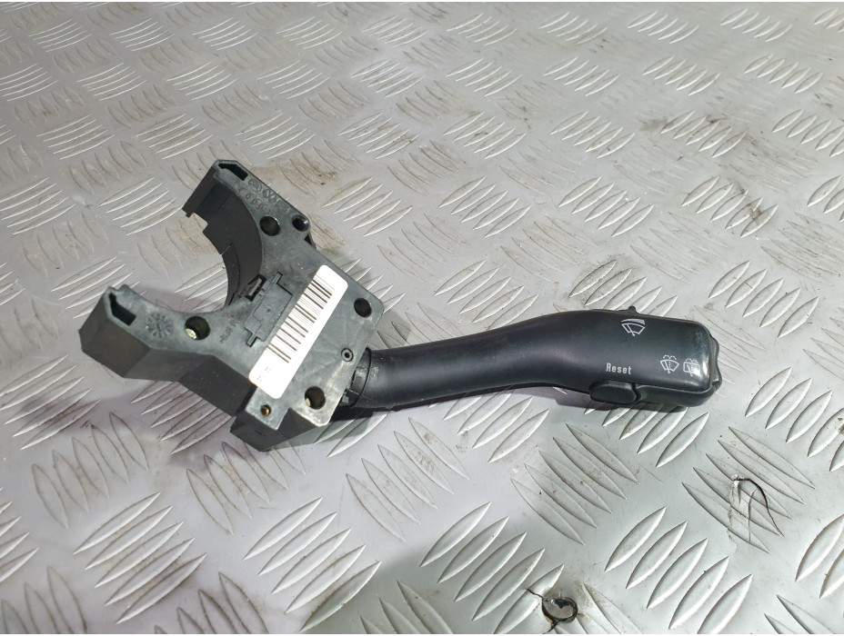 Лостче за чистачки с борд компютър за Ауди А6 Ц5 / Audi A6 C5 2.5 TDI Лостче за чистачки с борд компютър за Ауди А6 Ц5 / Audi A6 C5 2.5 TDI