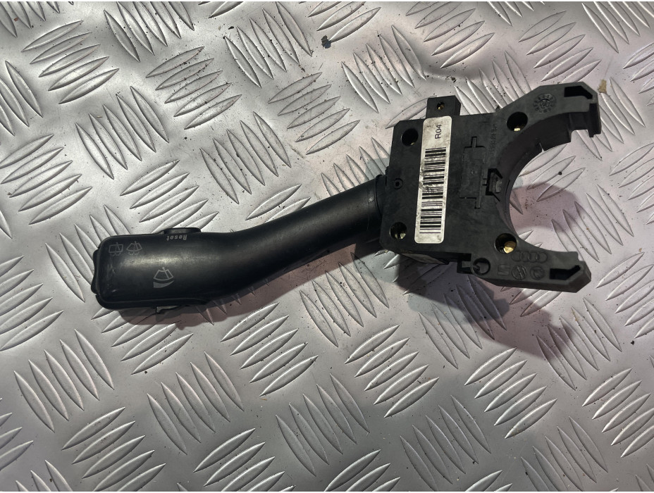 Лостче за чистачки с бордови компютър за Фолксваген Пасат Б5.5 комби / VW Passat B5.5  2.5 TDI