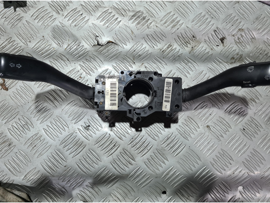 Лостчета за чистачки и мигачи за VW Passat B5 2.5 TDI Лостчета за чистачки и мигачи за VW Passat B5 2.5 TDI