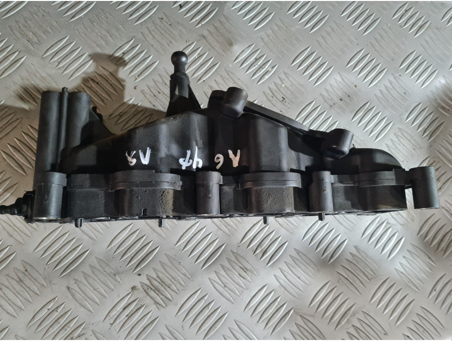 Ляв всмукателен колектор за Audi A6 C6 2.7 TDI Quattro Ляв всмукателен колектор за Audi A6 C6 2.7 TDI Quattro