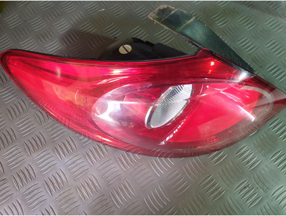 Ляв външен стоп за VW Passat CC 2.0 TSI 