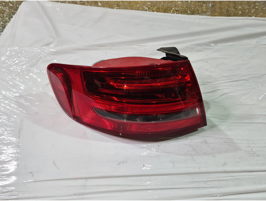 Ляв външен стоп за Ауди А4 Б8 / Audi A4 B8 2.0 TDI комби Ляв външен стоп за Ауди А4 Б8 / Audi A4 B8 2.0 TDI комби