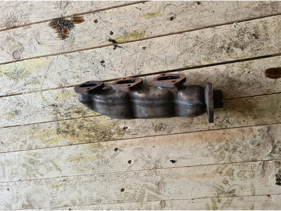 Ляв изпускателен колектор за Ауди А5 3,0тди 239кс / Audi A5 3.0TDI 239hp 8T Ляв изпускателен колектор за Ауди А5 3,0тди 239кс / Audi A5 3.0TDI 239hp 8T