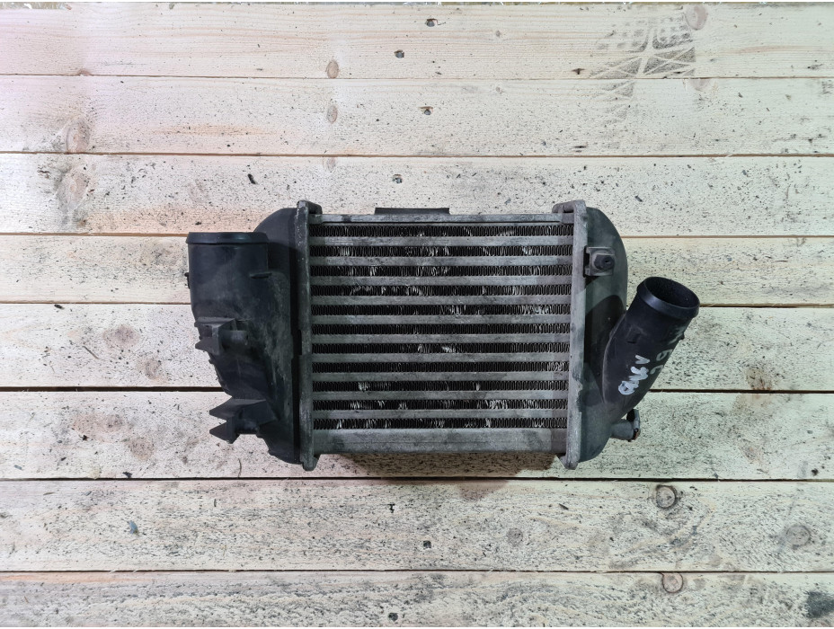 Ляв интеркулер за Ауди А4 Б6 2.5 ТДИ / Audi A4 B6 2.5 TDI Ляв интеркулер за Ауди А4 Б6 2.5 ТДИ / Audi A4 B6 2.5 TDI