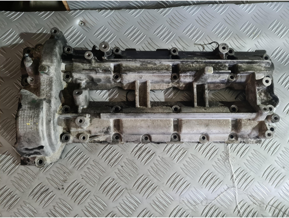 Ляв капак за клапани за Mercedes S320 CDI W221